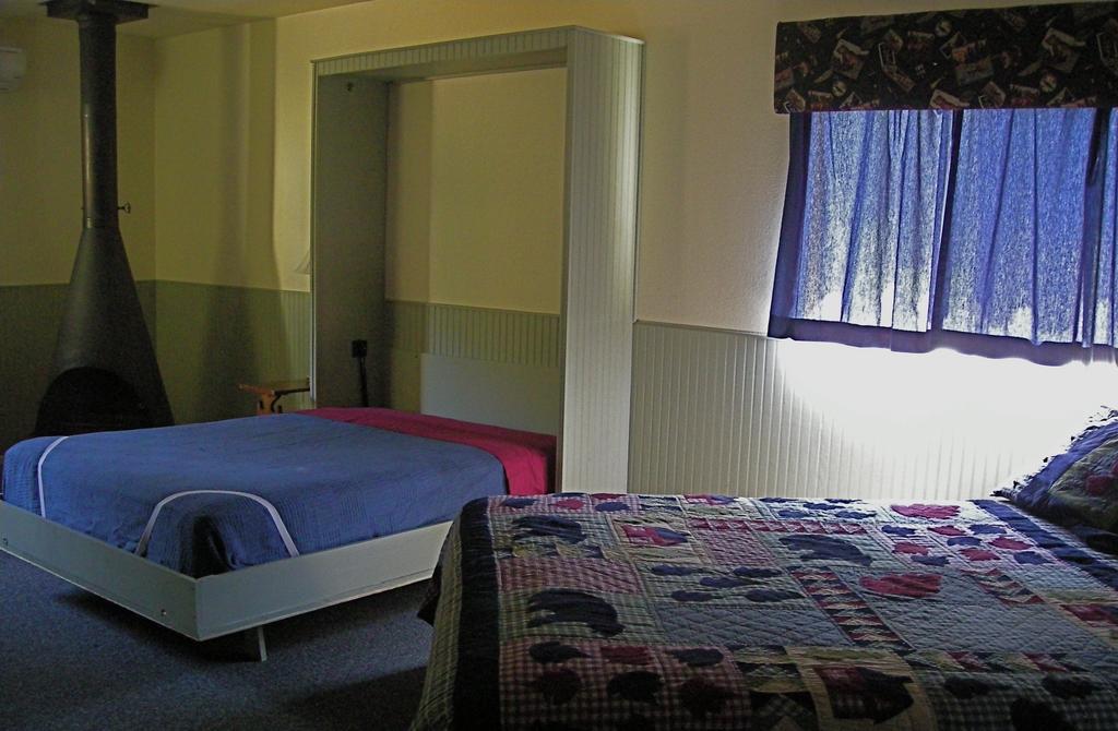 Sequoia Motel Три-Риверс Экстерьер фото